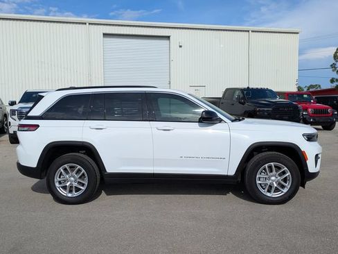 New 2025 Jeep Grand Cherokee Laredo X w/ Luxury Tech Group I AWD/4WD image 3