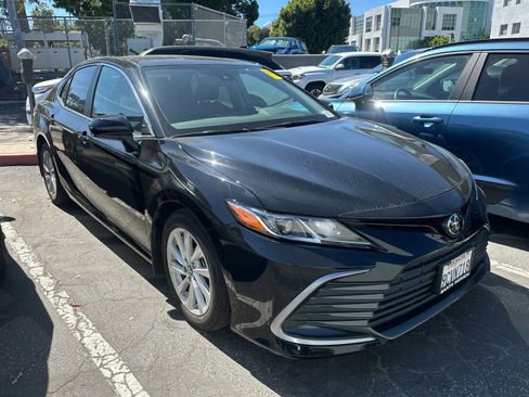 Used 2023 Toyota Camry LE image 2