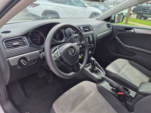 Used 2018 Volkswagen Jetta S w/ Cold Weather Package FWD image 15