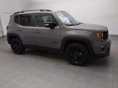 Used 2022 Jeep Renegade Altitude w/ Convenience Group AWD/4WD image 11