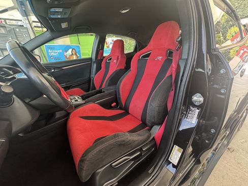Used 2018 Honda Civic Type R image 5
