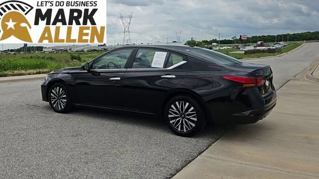Used 2025 Nissan Altima 2.5 SV FWD image 6