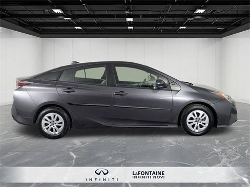 Used 2017 Toyota Prius Two image 6