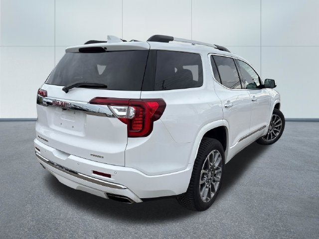 Used 2023 GMC Acadia Denali AWD/4WD image 4