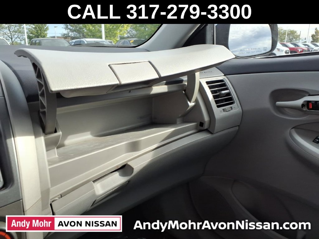 Used 2013 Toyota Corolla LE FWD image 30