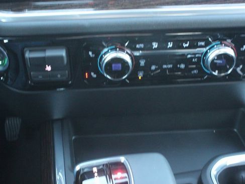 New 2026 GMC Sierra 1500 Elevation image 32