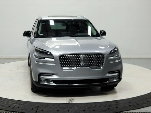 Used 2021 Lincoln Aviator Reserve RWD image 3
