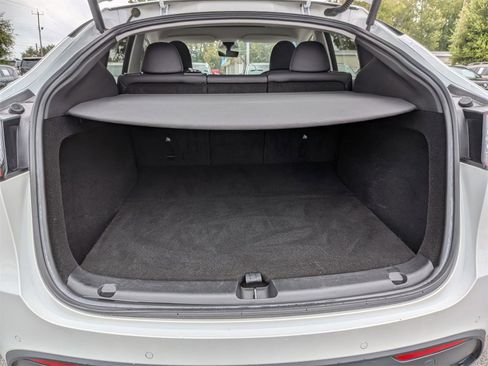 Used 2022 Tesla Model Y Long Range image 31