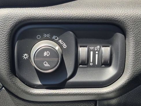 Used 2025 RAM 1500 Big Horn AWD/4WD image 13