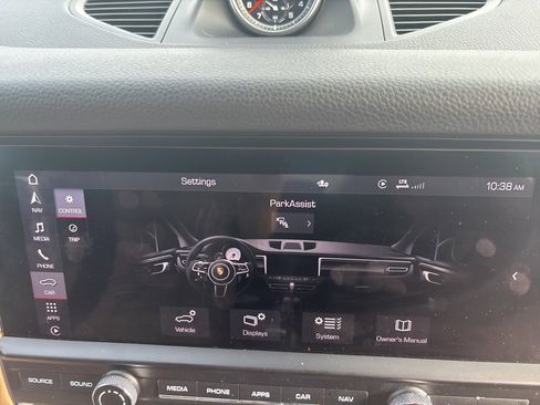 Used 2021 Porsche Macan image 38