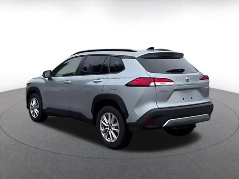 Used 2025 Toyota Corolla Cross LE image 10