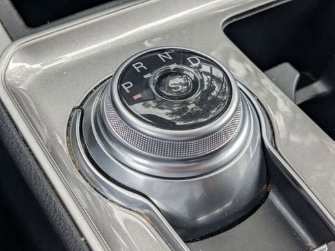 Used 2024 Ford Edge SEL image 17