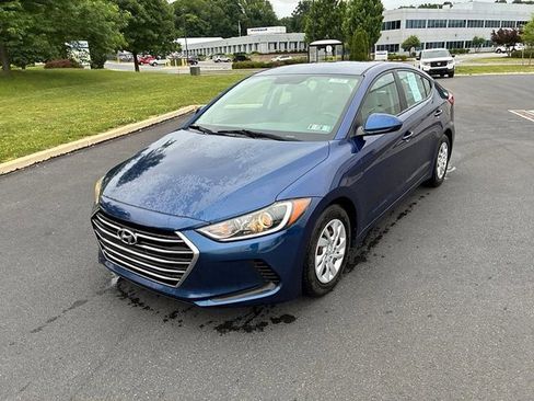 Used 2018 Hyundai Elantra SE FWD image 18