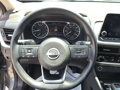 Used 2023 Nissan Rogue S FWD image 15