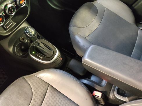 Used 2016 FIAT 500L Trekking image 26