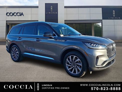 Certified 2025 Lincoln Aviator AWD image 3