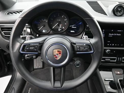 Certified 2026 Porsche Macan AWD/4WD image 11