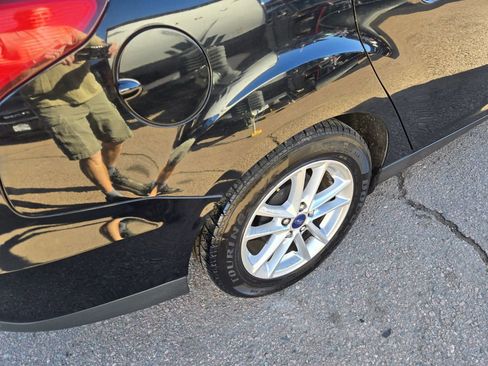 Used 2016 Ford Focus SE image 10