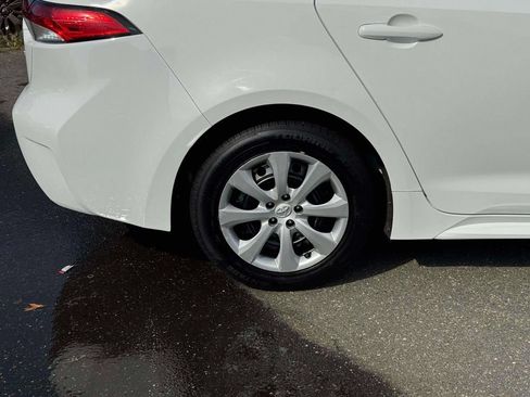 Used 2024 Toyota Corolla LE FWD image 10
