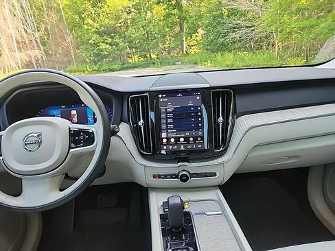 Certified 2023 Volvo XC60 B5 Plus w/ Climate Package AWD/4WD image 35