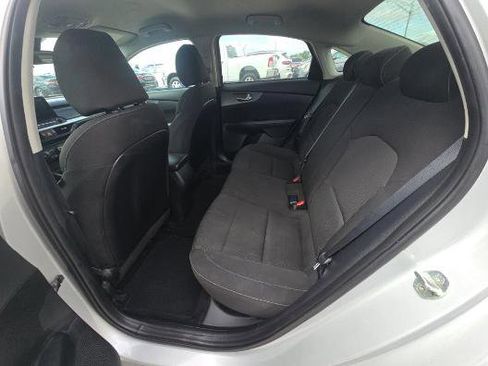 Used 2021 Kia Forte LXS image 9
