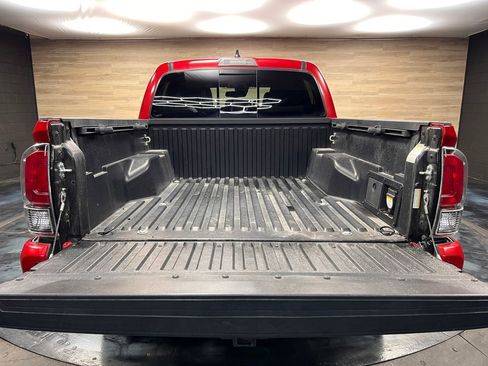 Used 2022 Toyota Tacoma TRD Off-Road w/ Technology Package image 23