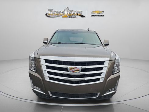 Used 2016 Cadillac Escalade Luxury image 2
