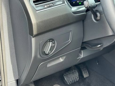 Certified 2024 Volkswagen Tiguan Wolfsburg Edition AWD/4WD image 37