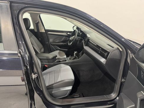 Used 2025 Volkswagen Jetta SE FWD image 20