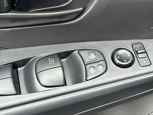 New 2025 Nissan Kicks Play S image 14