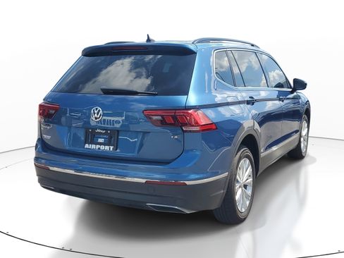 Used 2018 Volkswagen Tiguan SE w/ Front Fog Lights Package FWD image 6