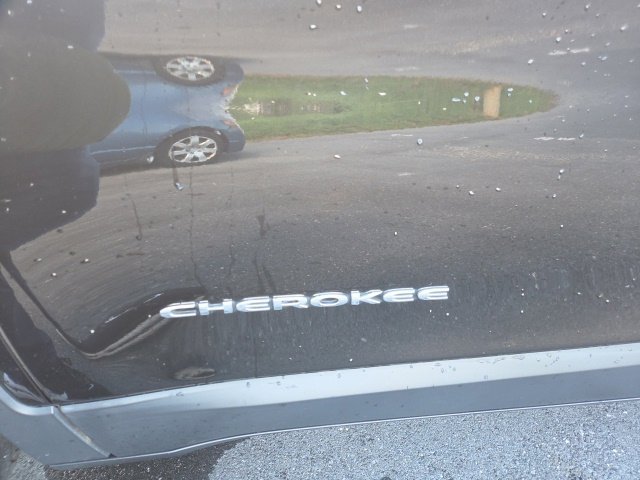 Used 2020 Jeep Cherokee Limited AWD/4WD image 24