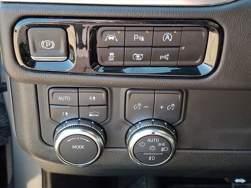 Used 2025 GMC Yukon Denali image 20