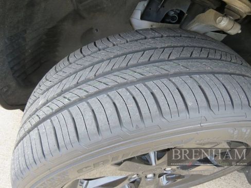 Used 2023 Jeep Grand Cherokee Altitude RWD image 11