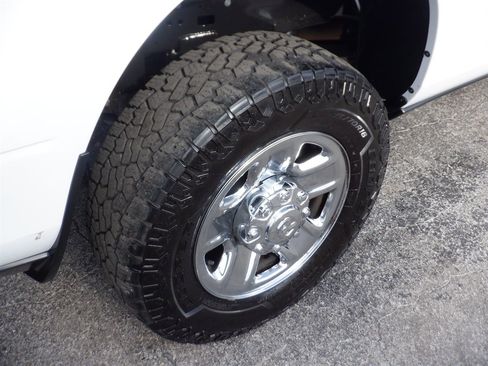 Used 2021 RAM 2500 Tradesman w/ Chrome Appearance Group image 7