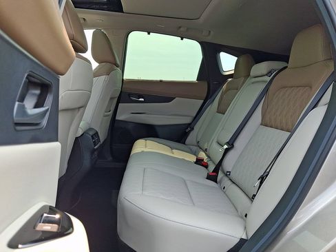 Certified 2026 Nissan Murano Platinum w/ Cargo Package AWD/4WD image 11