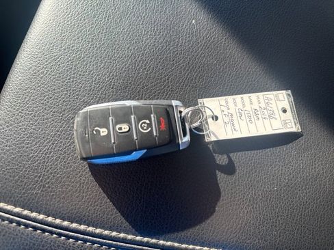 Used 2019 RAM 1500 Laramie image 27