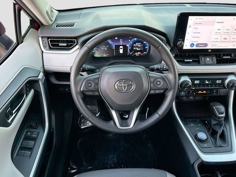 Used 2023 Toyota RAV4 Limited image 22