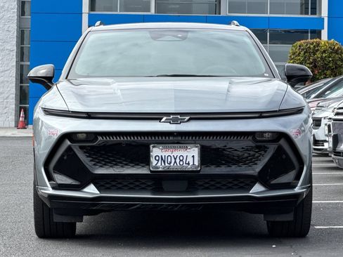 Used 2024 Chevrolet Equinox EV RS FWD image 10
