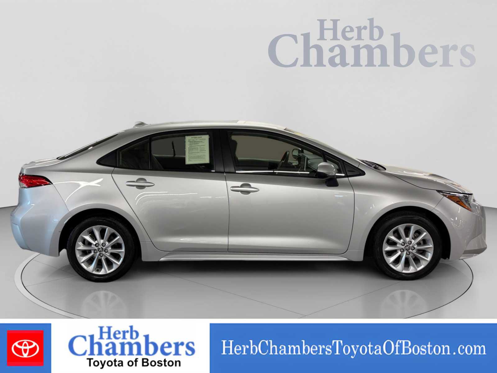 Used 2021 Toyota Corolla LE w/ LE Convenience Package FWD image 11