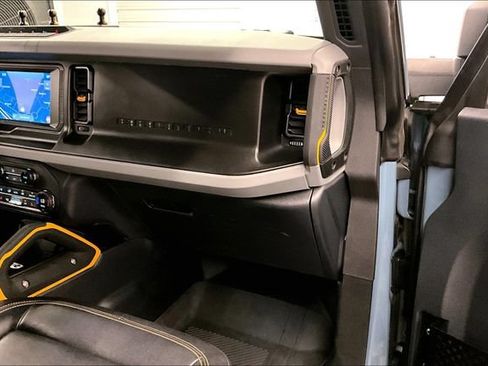 Used 2023 Ford Bronco Badlands w/ Sasquatch Package AWD/4WD image 18