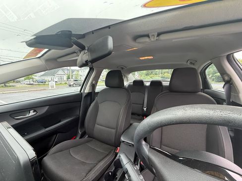 Used 2019 Kia Forte LXS FWD image 9