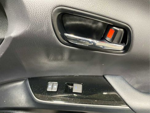 Used 2019 Toyota Prius LE image 29
