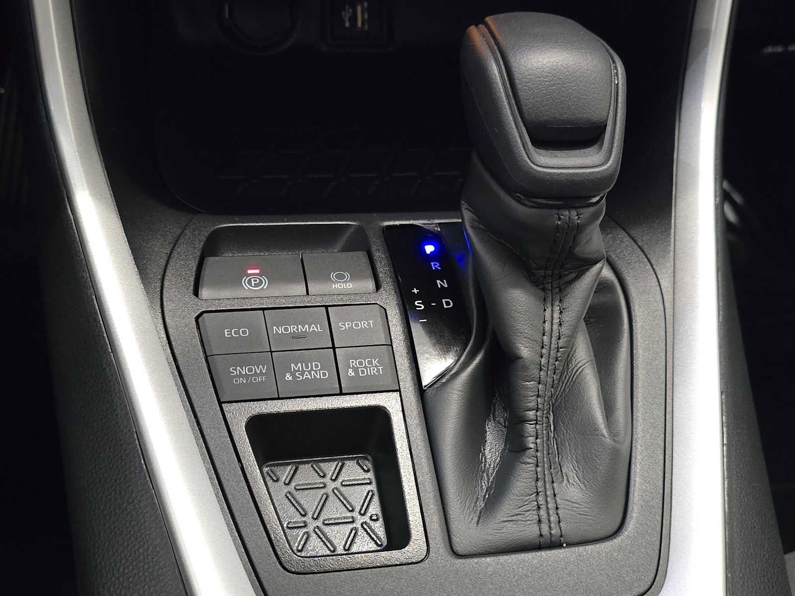 Certified 2025 Toyota RAV4 XLE AWD/4WD image 17
