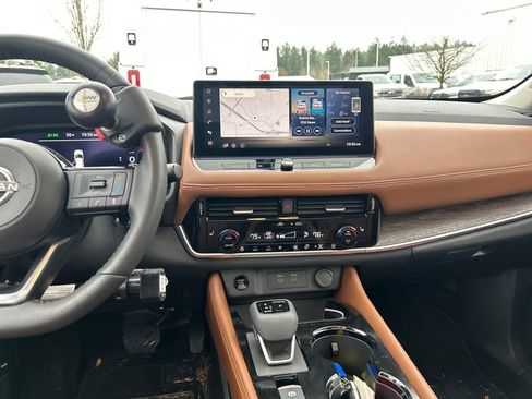 Used 2024 Nissan Rogue Platinum w/ Platinum Premium Package image 25