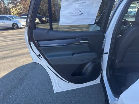 New 2026 GMC Terrain AT4 w/ Convenience Package III image 39