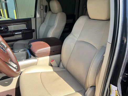 Used 2016 RAM 2500 Laramie w/ Convenience Group image 15