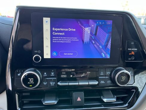 Used 2025 Toyota Highlander XLE image 20