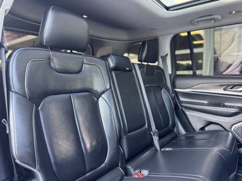 Used 2022 Jeep Grand Cherokee Limited RWD image 35