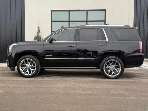 Used 2019 GMC Yukon Denali w/ Denali Ultimate Package image 2